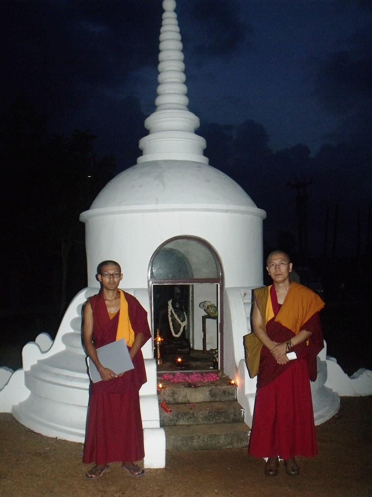 karumadikkuttan-statue